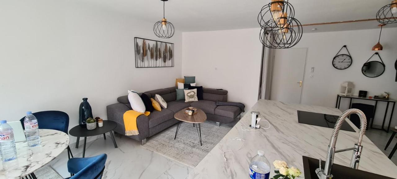 En Exclusivite T3 A 2 Pas Des Plages De St Raphael Saint-Raphael  Bagian luar foto