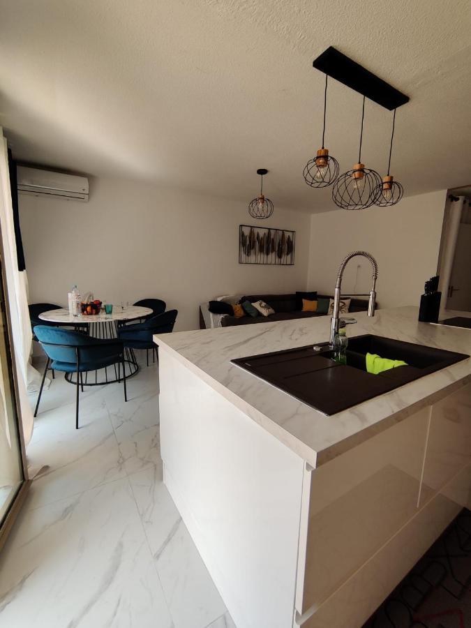 En Exclusivite T3 A 2 Pas Des Plages De St Raphael Saint-Raphael  Bagian luar foto